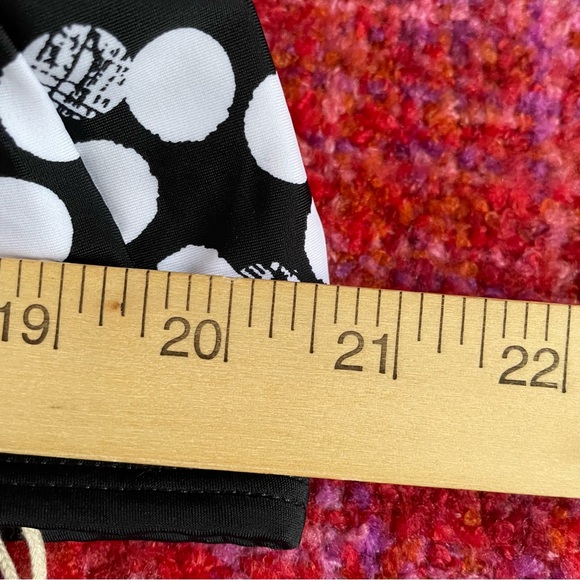 Swim Suit Top Size 24 St. John Bay NWT Ruffles Adjustable Straps Bra Black/White - Picture 11 of 11